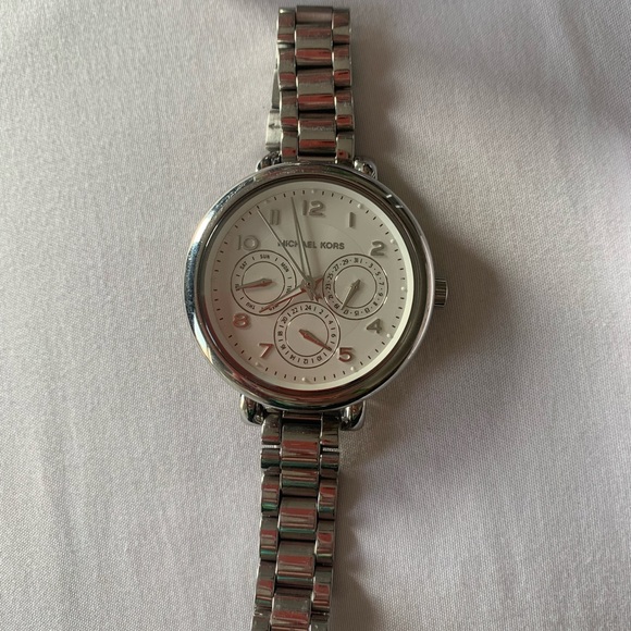 Michael Kors watch - Picture 2 of 4